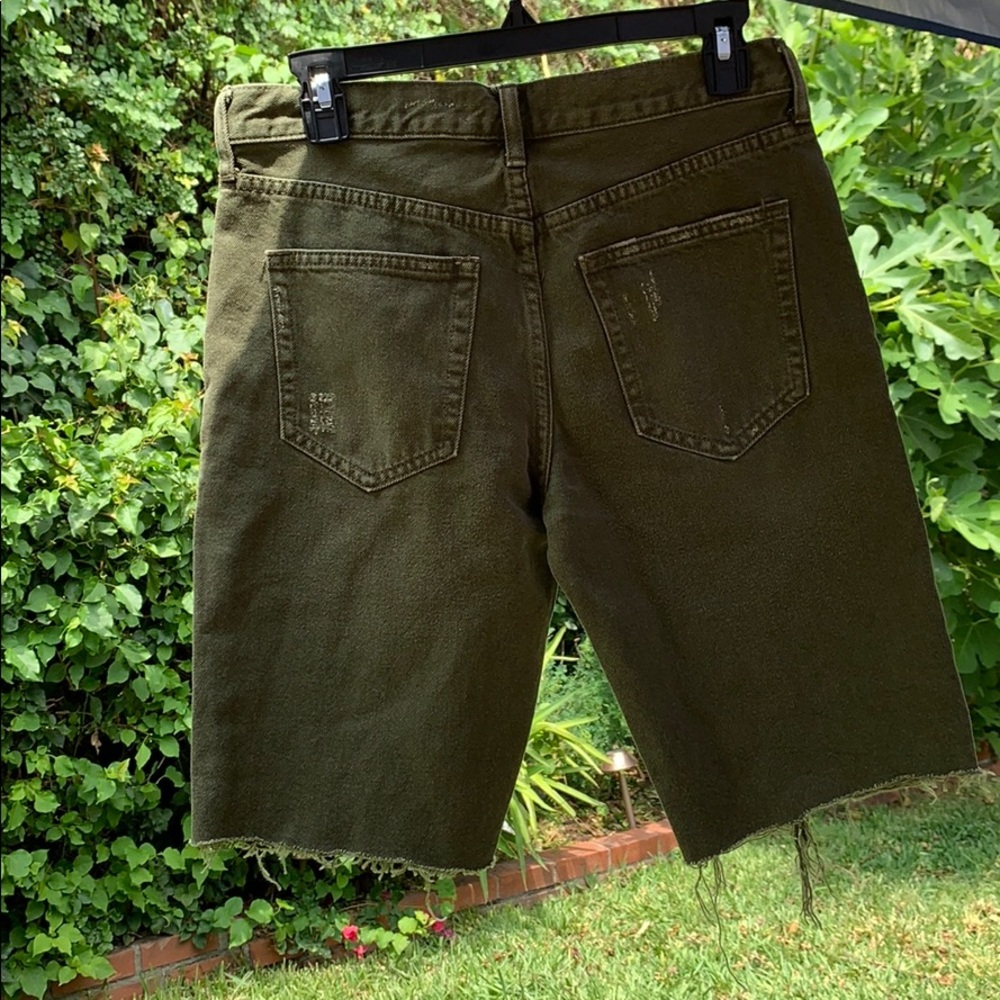 Shorts - Picture 2 of 3